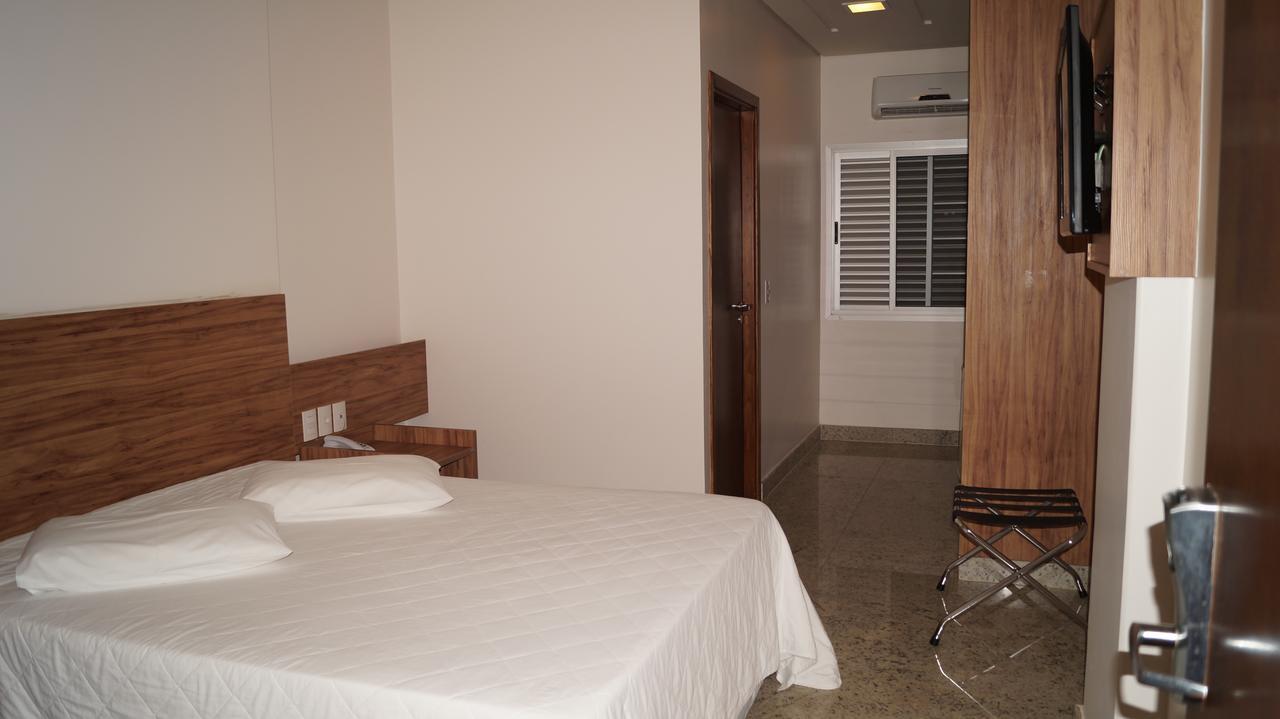 Lindoya Hotel Catalao Bagian luar foto